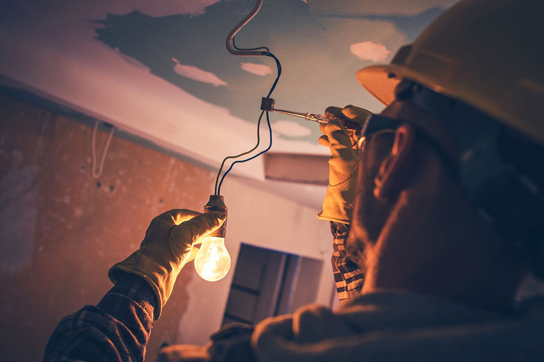 The way to save money and time using licensed electricians