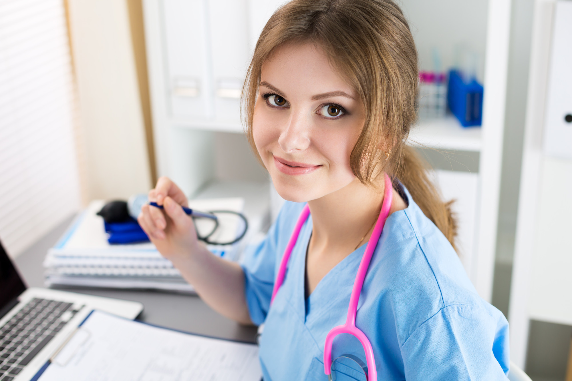 A full guide to Medical assistant career