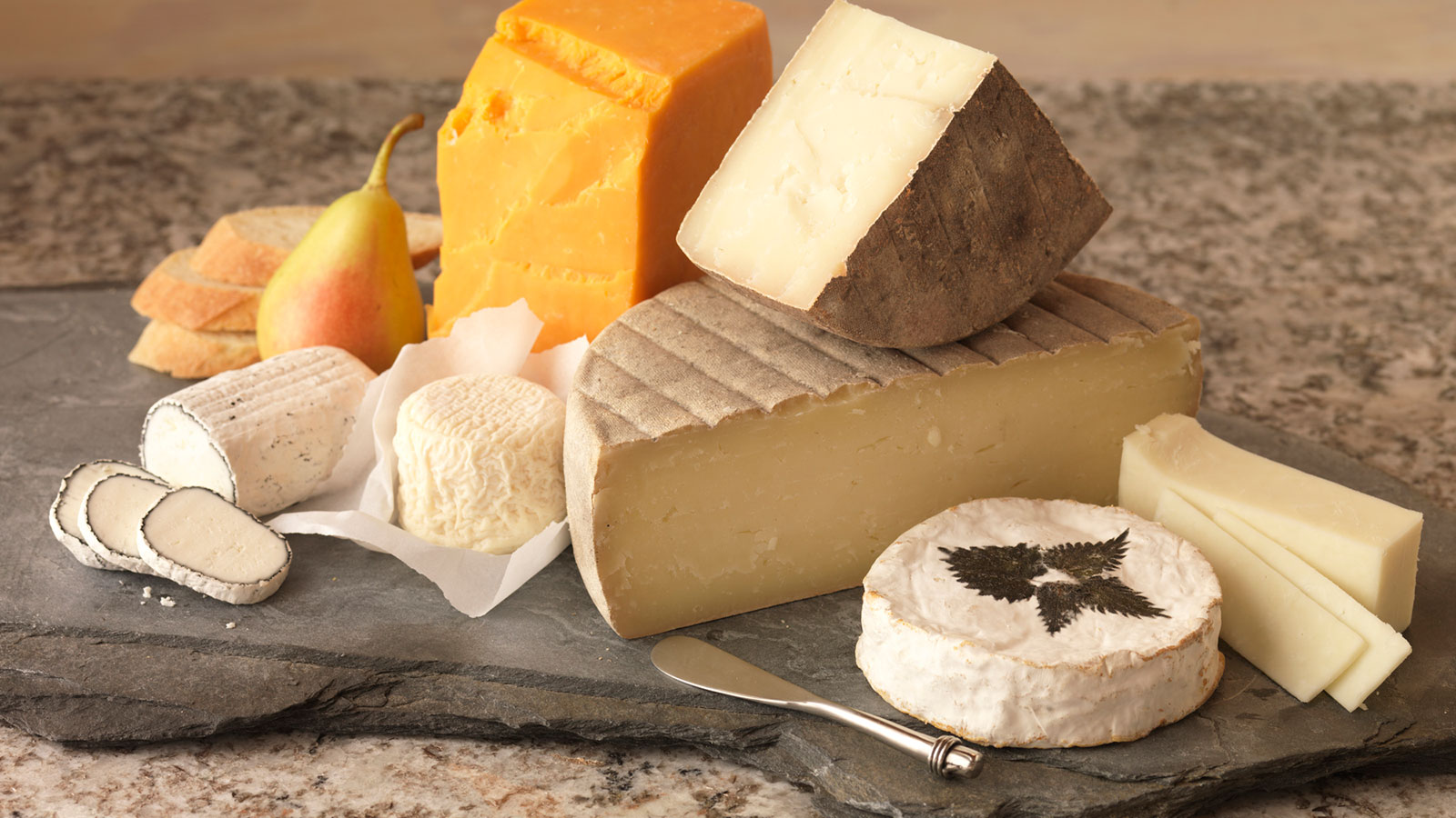 What are the characteristics of the best gourmet cheese?